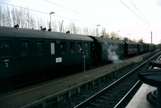 Nikolauszug 2005 warte in D�lken